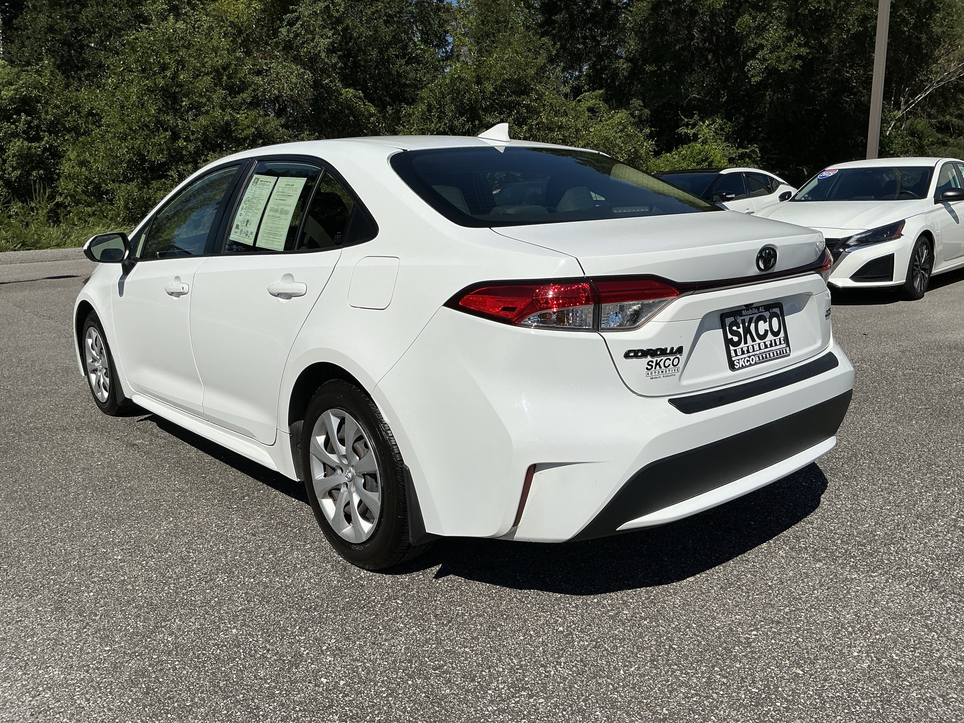Used 2022 Toyota Corolla LE FWD image 7