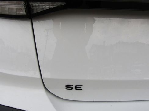 New 2026 Volkswagen Taos SE AWD/4WD image 11