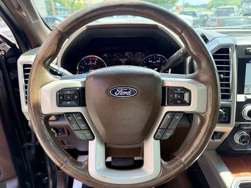 Used 2018 Ford F250 King Ranch w/ King Ranch Ultimate Package AWD/4WD image 22