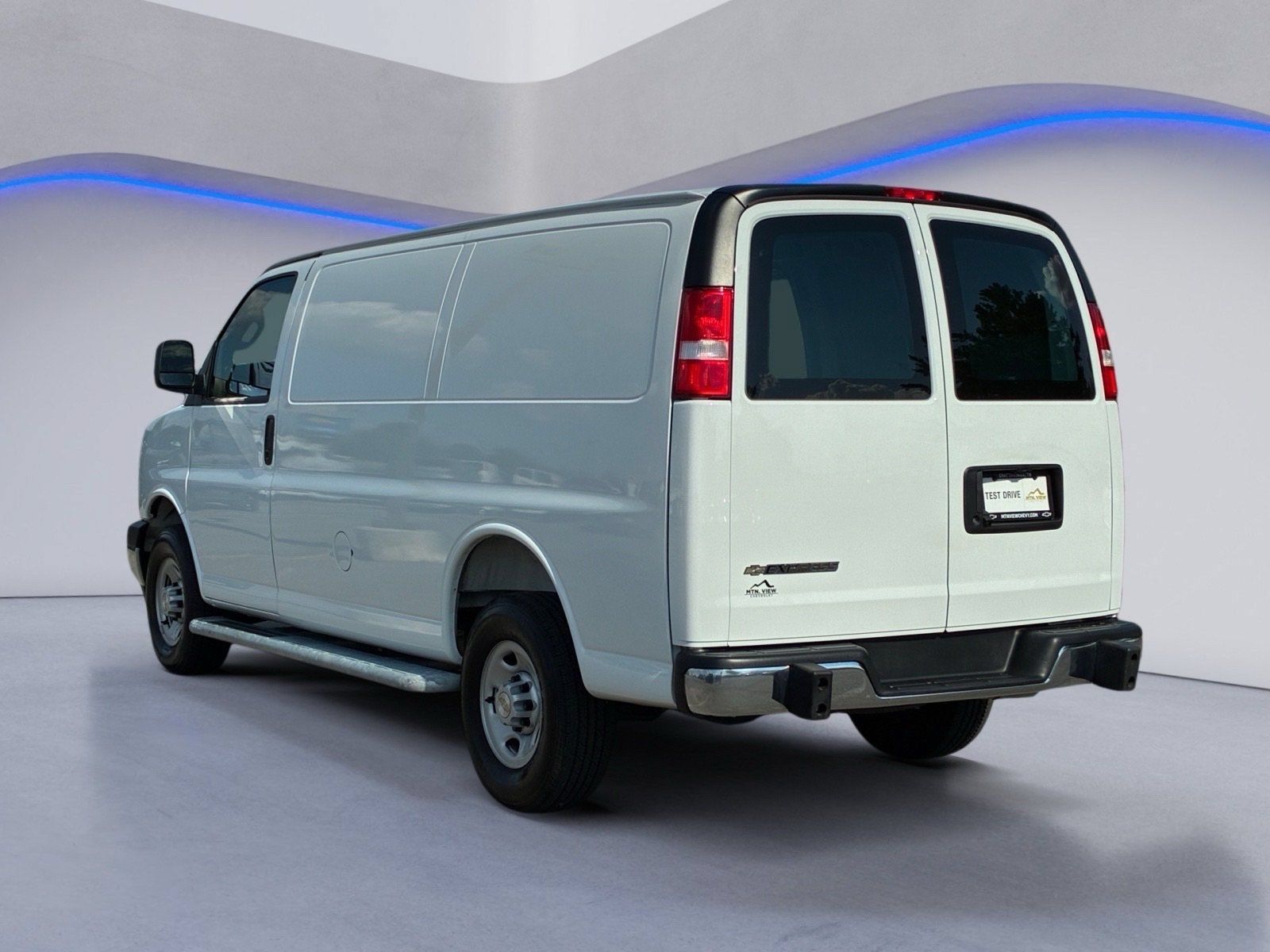 Used 2025 Chevrolet Express 2500 w/ Driver Convenience Package RWD image 3