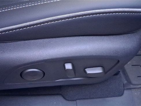 Used 2025 Chevrolet Silverado EV LT image 20