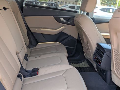 Used 2022 Audi Q8 Premium Plus w/ Premium Plus Package image 35