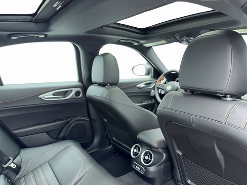 New 2025 Alfa Romeo Giulia w/ Driving Assist Package image 44