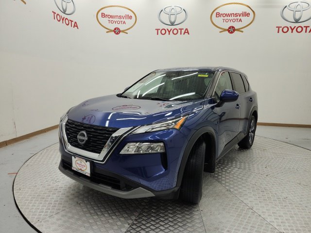 Used 2023 Nissan Rogue SV FWD image 2