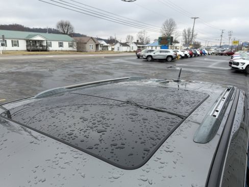 Used 2012 Jeep Grand Cherokee Overland image 8