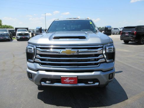 Used 2024 Chevrolet Silverado 3500 High Country w/ High Country Premium Package AWD/4WD image 14