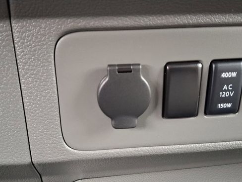 Used 2021 Nissan NV 2500 SV image 23