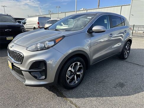 Used 2022 Kia Sportage LX image 9