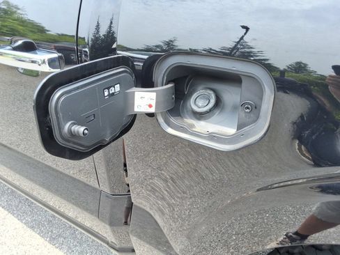 Used 2025 Ford F150 Lariat w/ Equipment Group 502A High AWD/4WD image 13