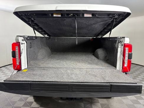 Used 2024 Ford F250 Lariat w/ Lariat Ultimate Package image 30