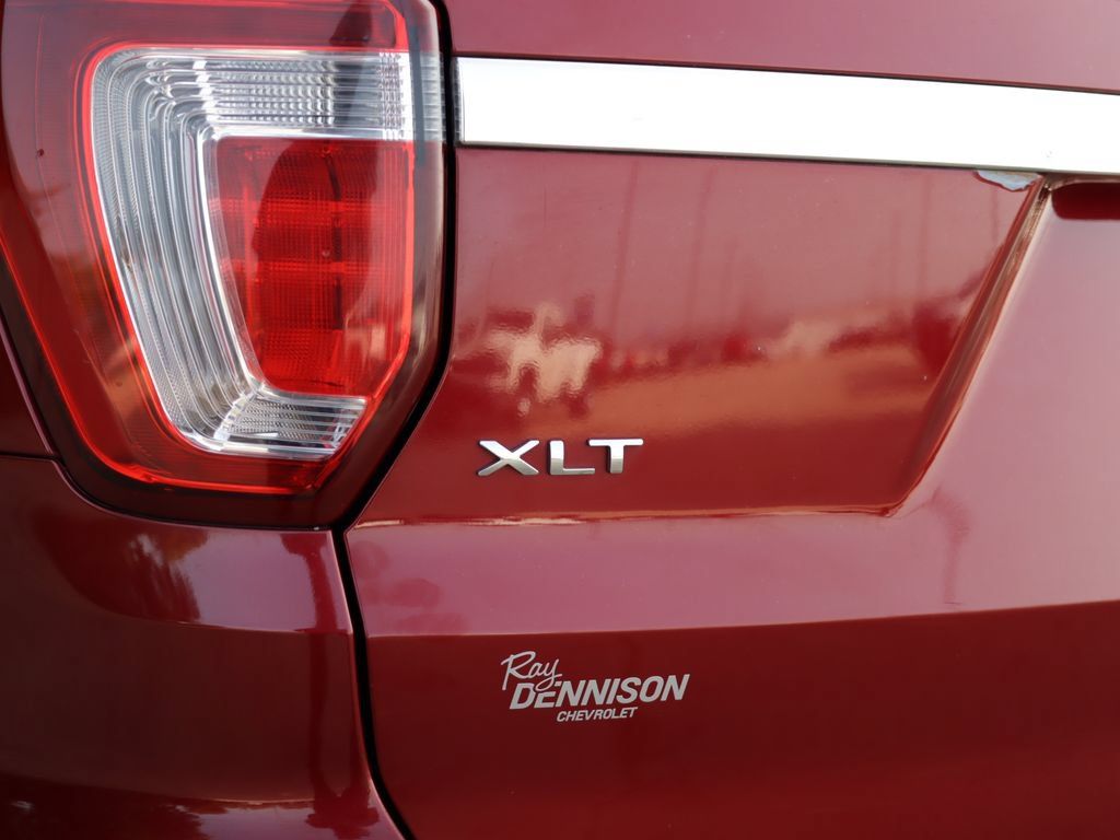 Used 2017 Ford Explorer XLT AWD/4WD image 33
