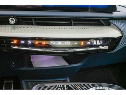 New 2026 Cadillac Optiq Luxury 2 image 28