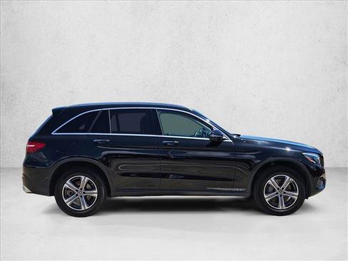 Used 2019 Mercedes-Benz GLC 300 4MATIC image 4