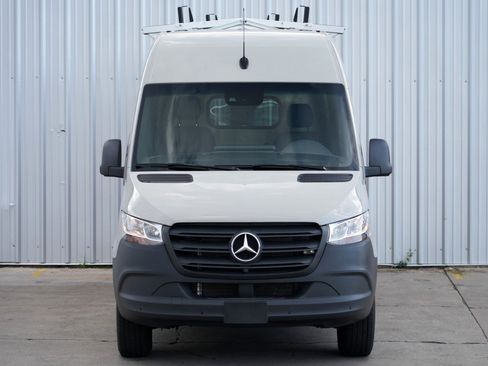 Used 2023 Mercedes-Benz Sprinter 2500 image 40