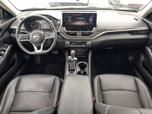 Used 2024 Nissan Altima 2.5 SL FWD image 13