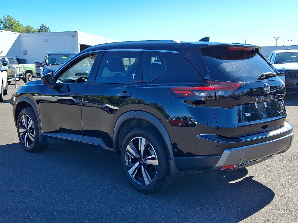 Certified 2024 Nissan Rogue SL w/ SL Premium Package AWD/4WD image 4