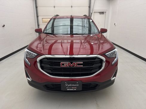 Used 2019 GMC Terrain SLE w/ Driver Convenience Package image 2