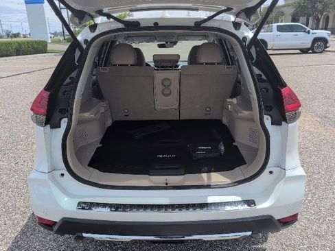 Used 2020 Nissan Rogue SV FWD image 20