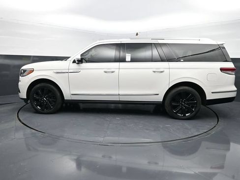 Used 2024 Lincoln Navigator L Reserve w/ Equipment Group 201A AWD/4WD image 5