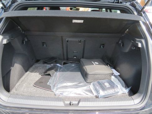 Used 2024 Volkswagen GTI SE image 14