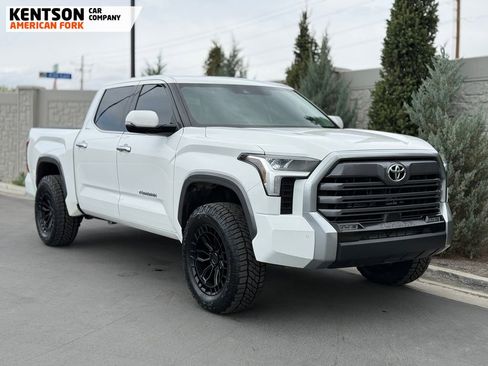 Used 2023 Toyota Tundra Limited w/ Power Package AWD/4WD image 13