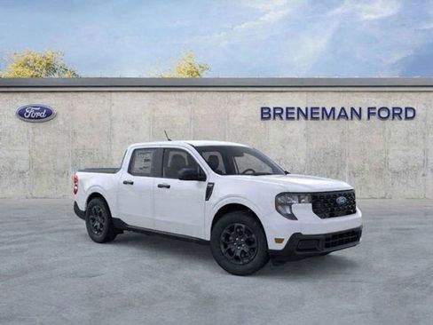 New 2025 Ford Maverick XLT image 32