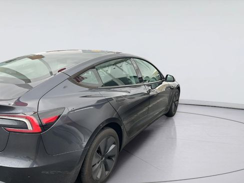 Used 2025 Tesla Model 3 RWD image 2