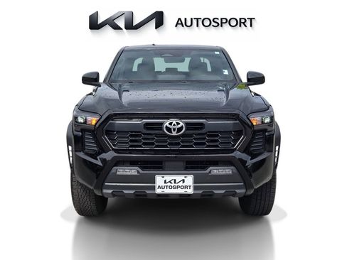 Used 2024 Toyota Tacoma TRD Off-Road AWD/4WD image 2