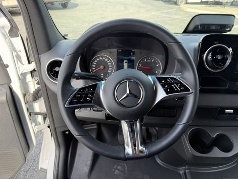 New 2025 Mercedes-Benz Sprinter 2500 image 18