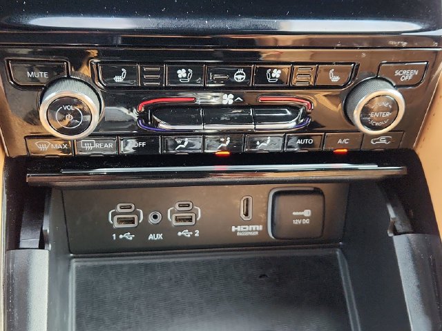 Used 2025 Jeep Grand Cherokee Summit AWD/4WD image 45