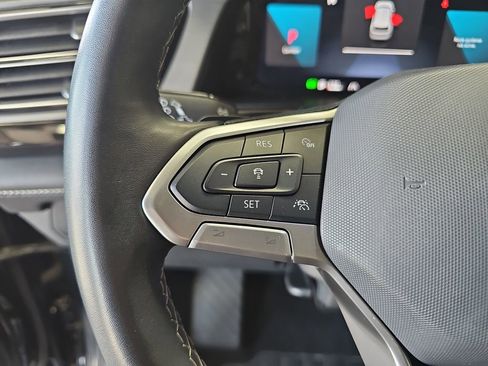 Used 2024 Volkswagen Atlas Cross Sport SE image 17