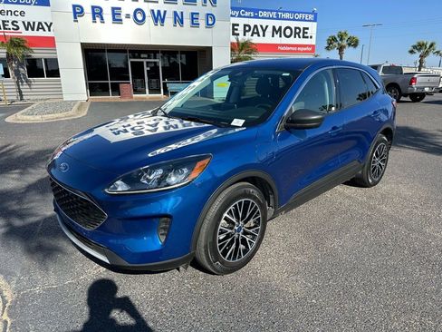 Used 2022 Ford Escape SE w/ Convenience Package image 2