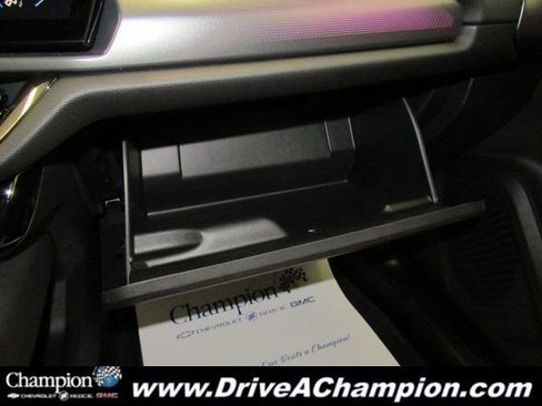 Certified 2025 Chevrolet Equinox EV RS image 35