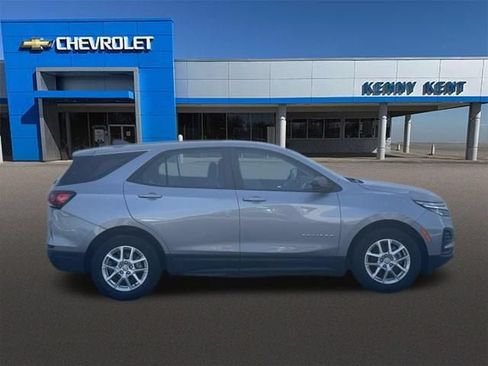 Certified 2024 Chevrolet Equinox LS w/ Driver Confidence II Package FWD image 4
