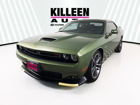 Used 2023 Dodge Challenger R/T w/ Plus Package image 3