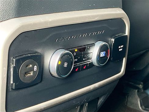 Used 2023 Ford Expedition Limited image 26