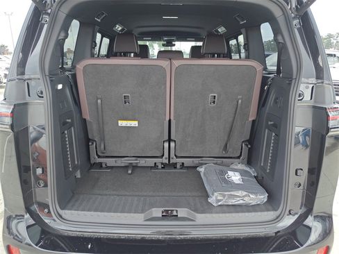 New 2025 Volkswagen ID. Buzz Pro S image 22