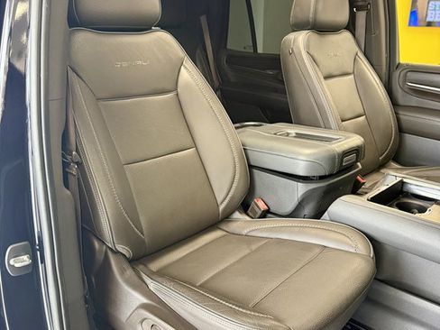 Used 2022 GMC Yukon Denali RWD image 16