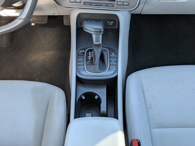 Used 2025 Hyundai Kona SEL FWD image 19