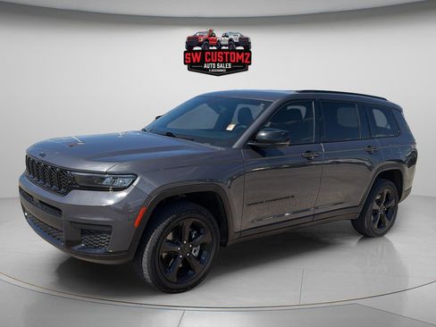 Used 2023 Jeep Grand Cherokee L Laredo AWD/4WD image 3