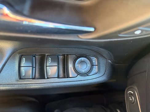 Used 2023 Chevrolet Equinox LT w/ Driver Convenience Package image 22