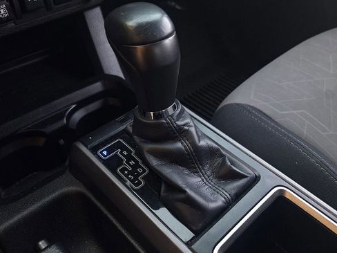 Used 2022 Toyota Tacoma TRD Sport w/ Technology Package image 14