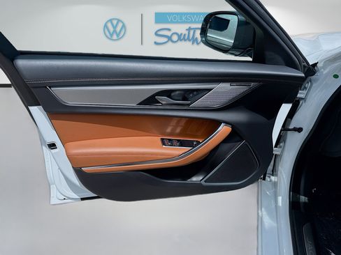 Used 2024 Jaguar XF R-Dynamic SE image 20