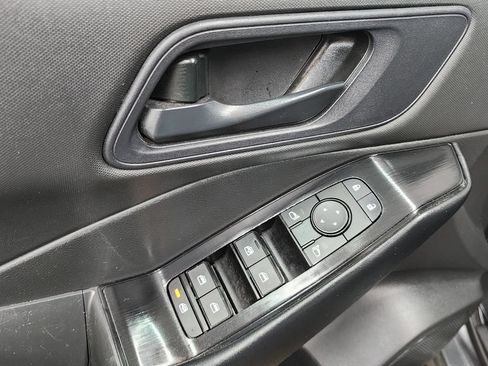 Used 2024 Nissan Rogue S FWD image 10