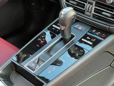Certified 2026 Porsche Macan AWD/4WD image 40