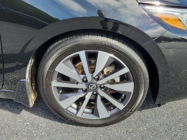 Used 2021 Nissan Sentra SV w/ SV Premium Package FWD image 8