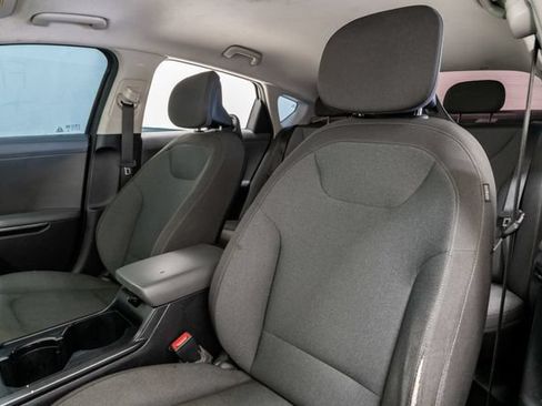 Used 2025 Kia K4 FWD image 9