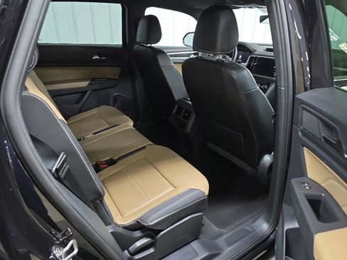 Used 2023 Volkswagen Atlas Cross Sport SE w/ Black Wheel Package FWD image 17