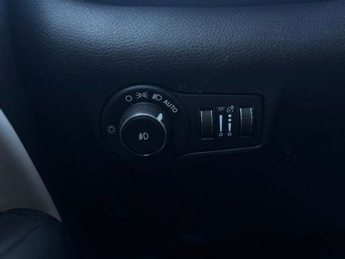 Certified 2022 Jeep Compass Limited image 32