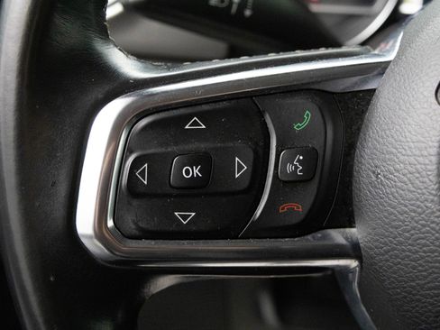 Used 2018 Jeep Wrangler Unlimited Sahara w/ Uconnect 4C Nav & Sound Group image 19